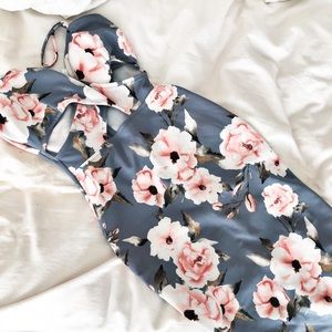 Floral Midi Dress 🌸✨